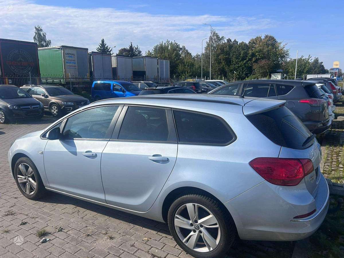 Opel Astra 2014 — photo 5