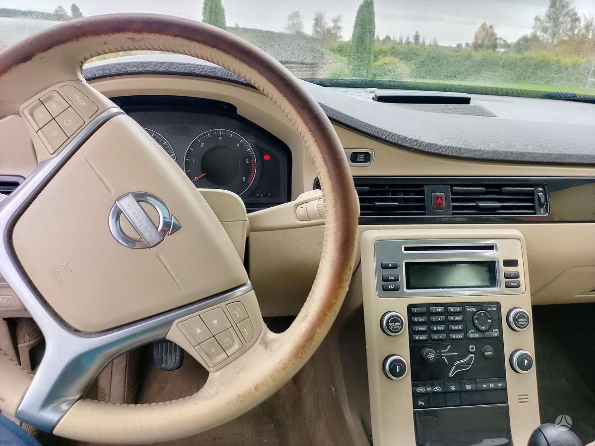 Volvo V70 2009 — engine 1997 cm³, 136 HP (100kW)