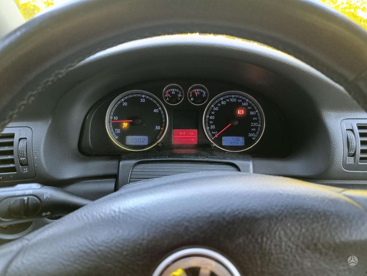 Volkswagen Passat 2005 — photo 11