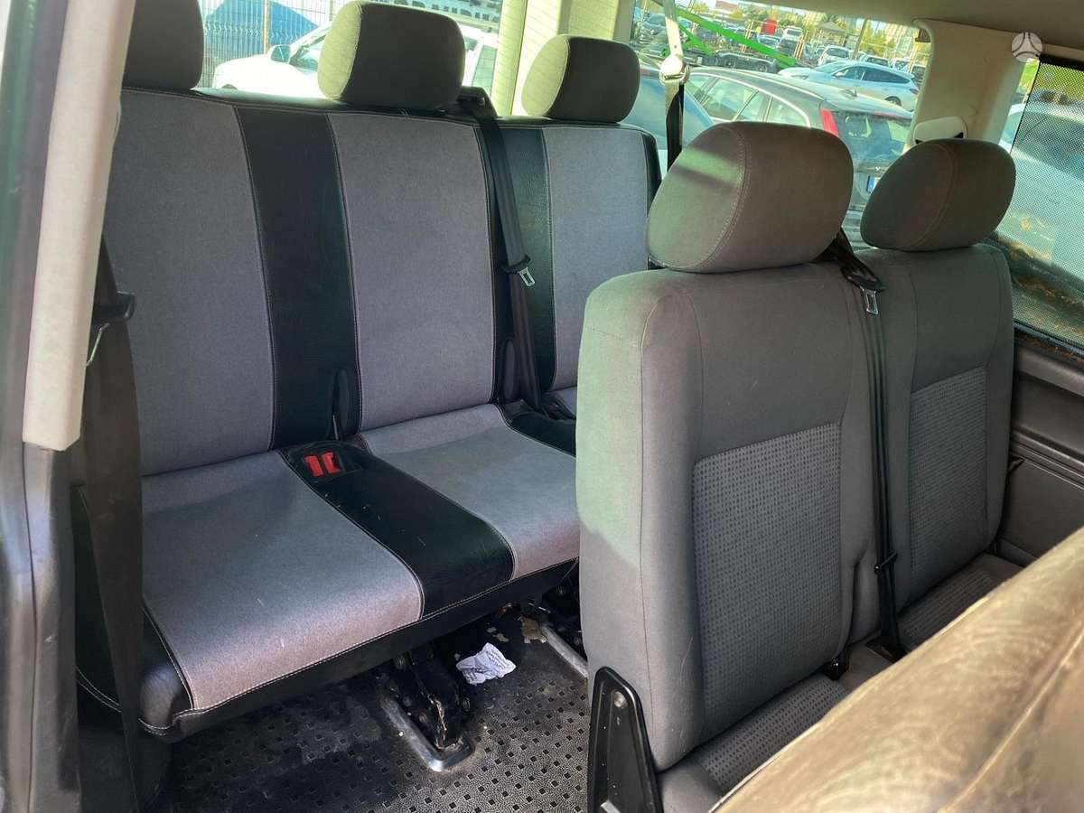 Volkswagen Caravelle 2005 — photo 13