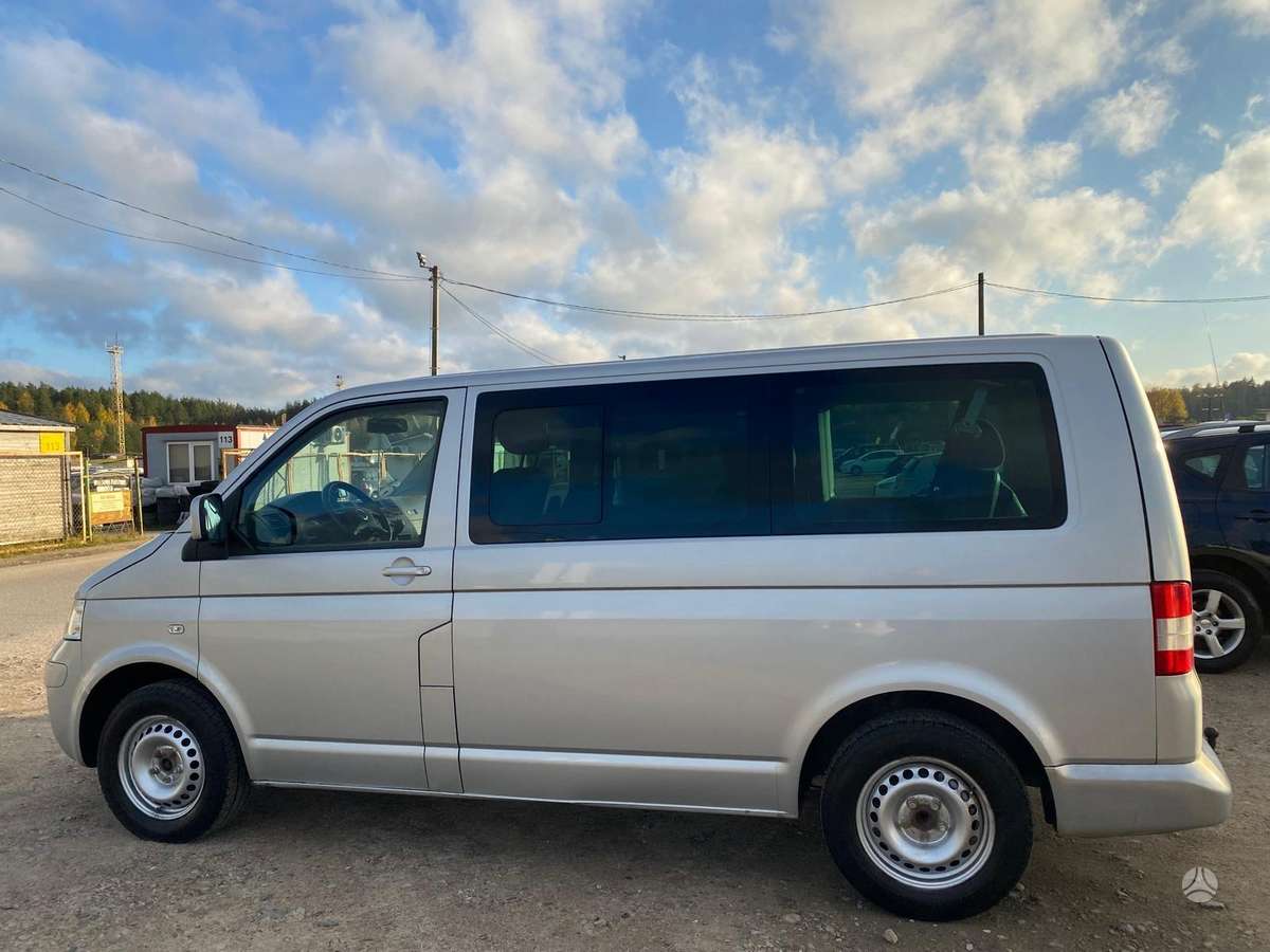 Volkswagen Caravelle 2005 — photo 9