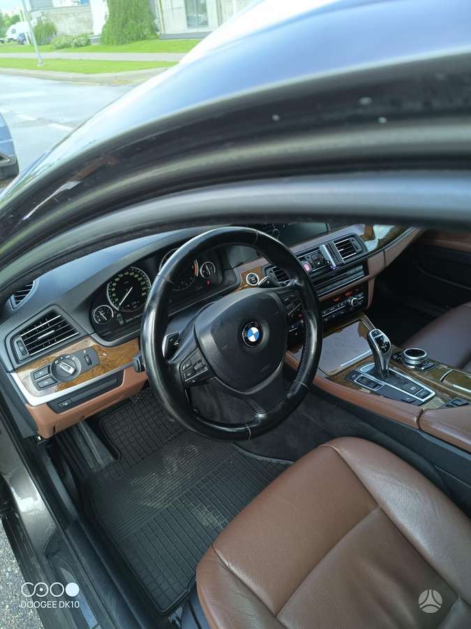 BMW 530 2011 — photo 10