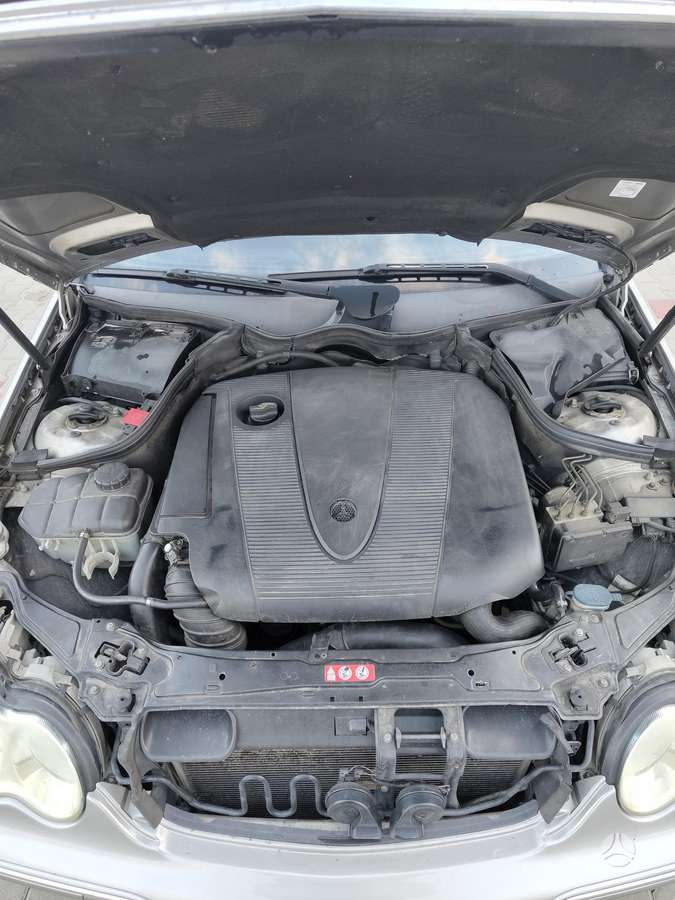 Mercedes-Benz C220 2005 — photo 10