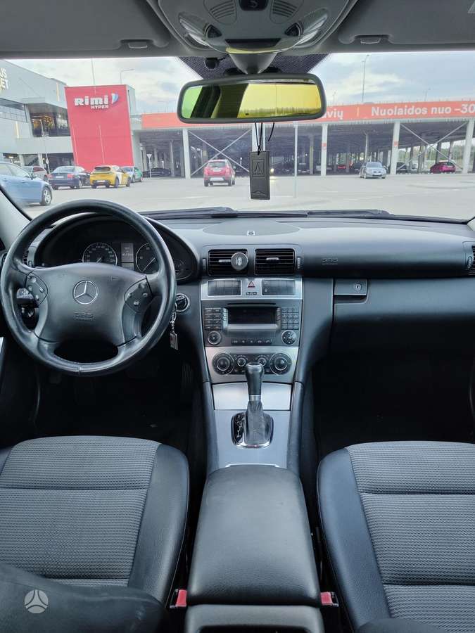 Mercedes-Benz C220 2005 — photo 9