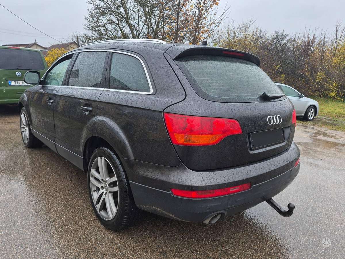 Audi Q7 2006 — engine 3000 cm³, 232 HP (171kW)