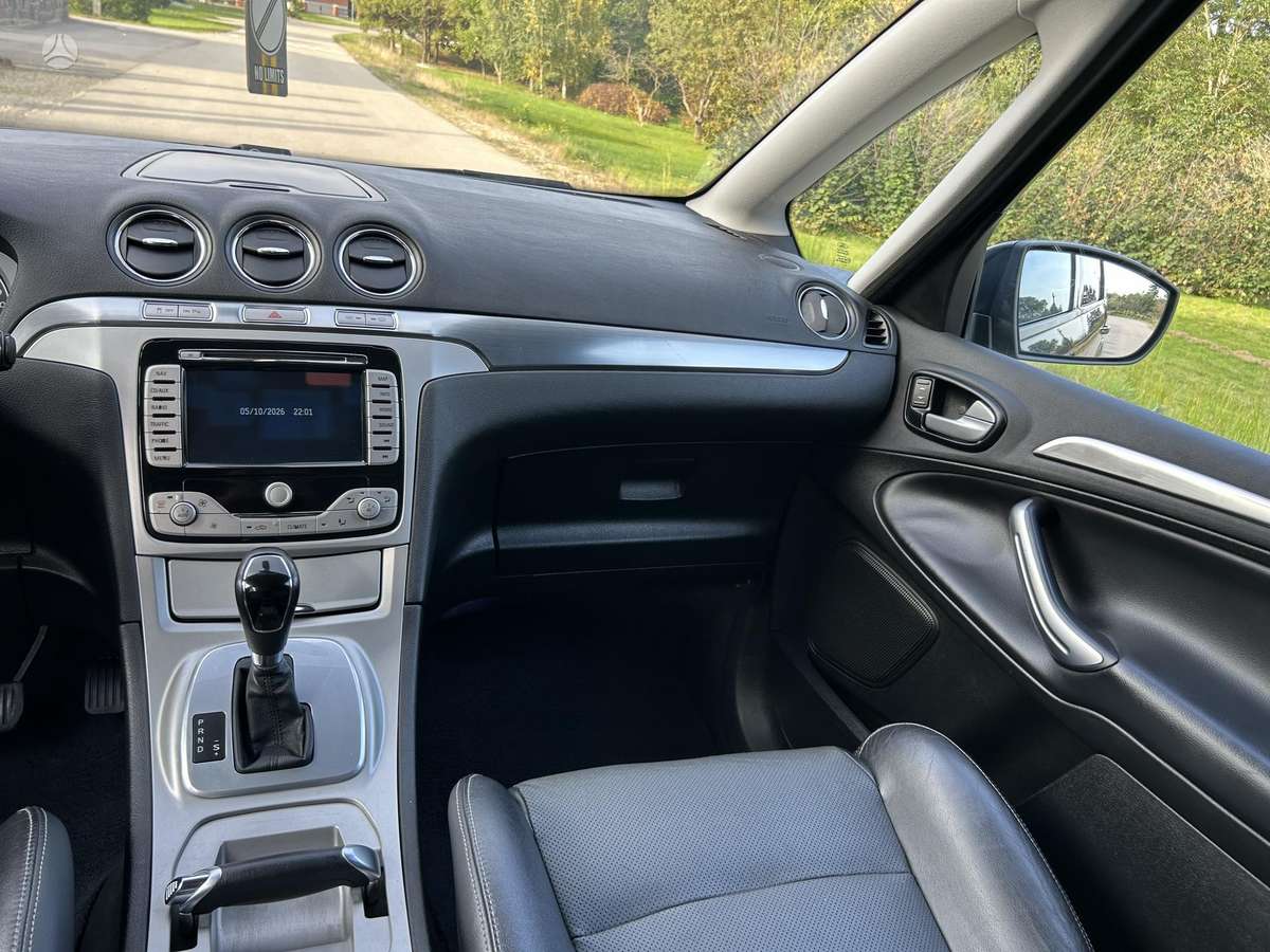 Ford S-MAX 2009 — photo 18