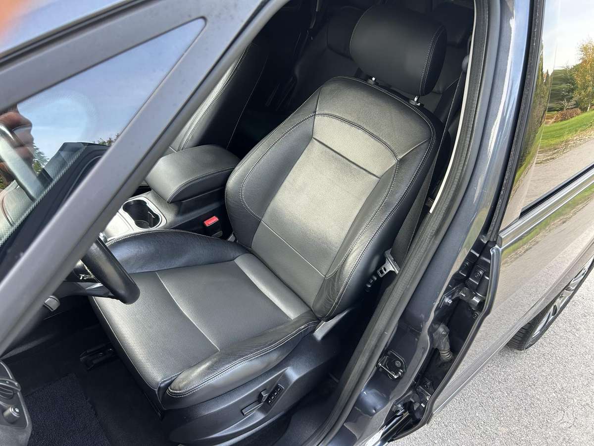Ford S-MAX 2009 — photo 22