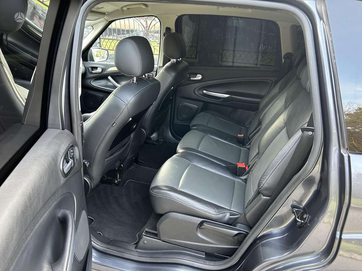 Ford S-MAX 2009 — photo 23