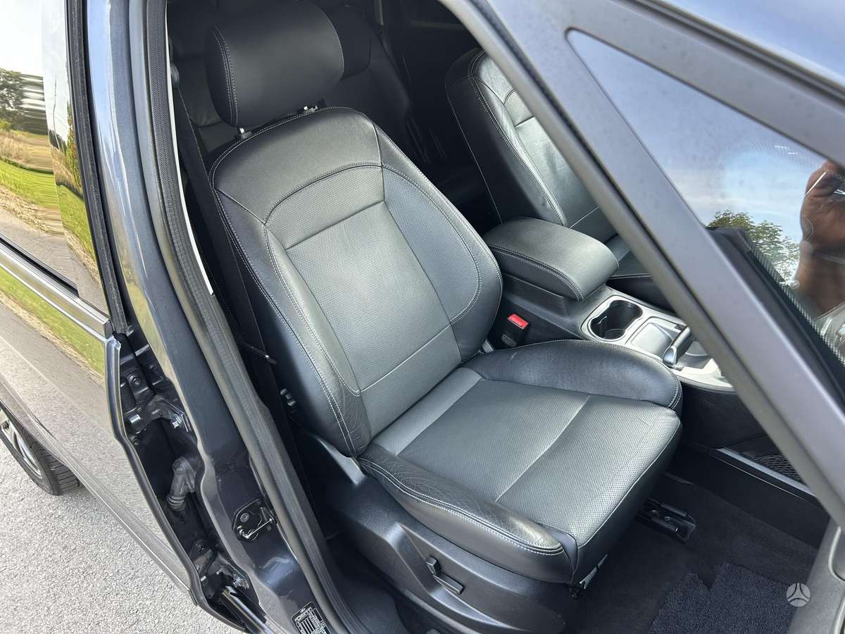 Ford S-MAX 2009 — photo 25
