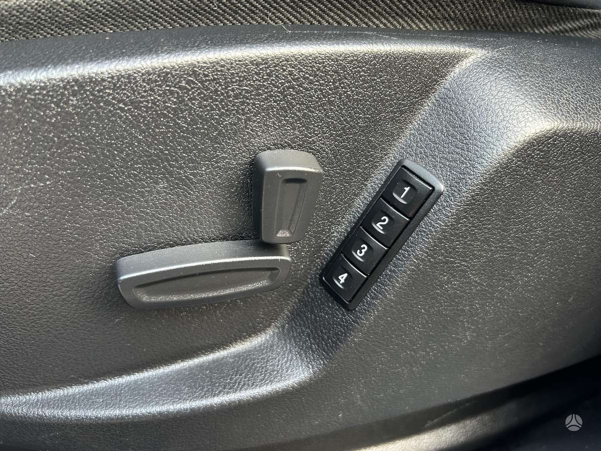 Ford S-MAX 2009 — photo 26