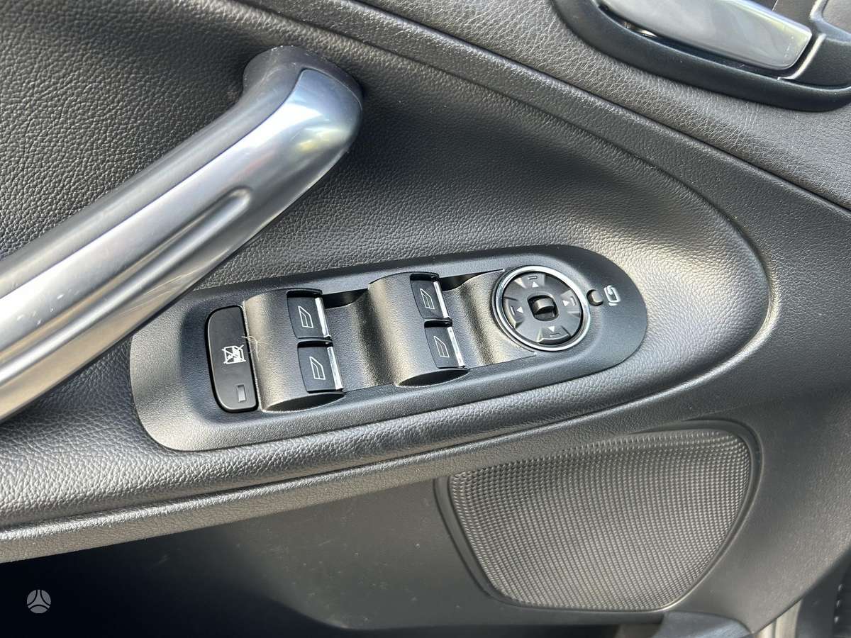 Ford S-MAX 2009 — photo 27