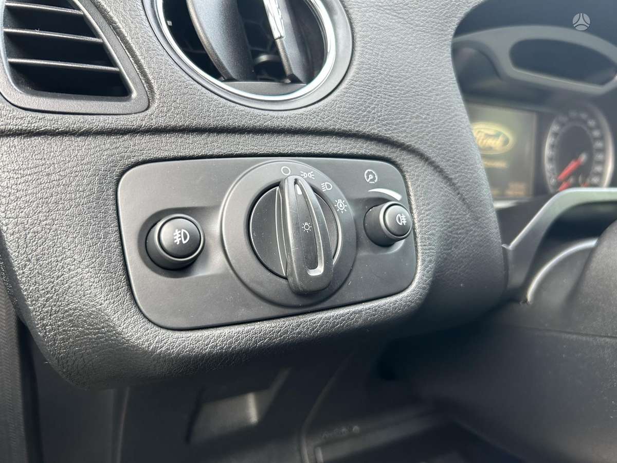 Ford S-MAX 2009 — photo 28