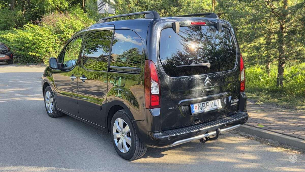 Citroen Berlingo 2014 — interior
