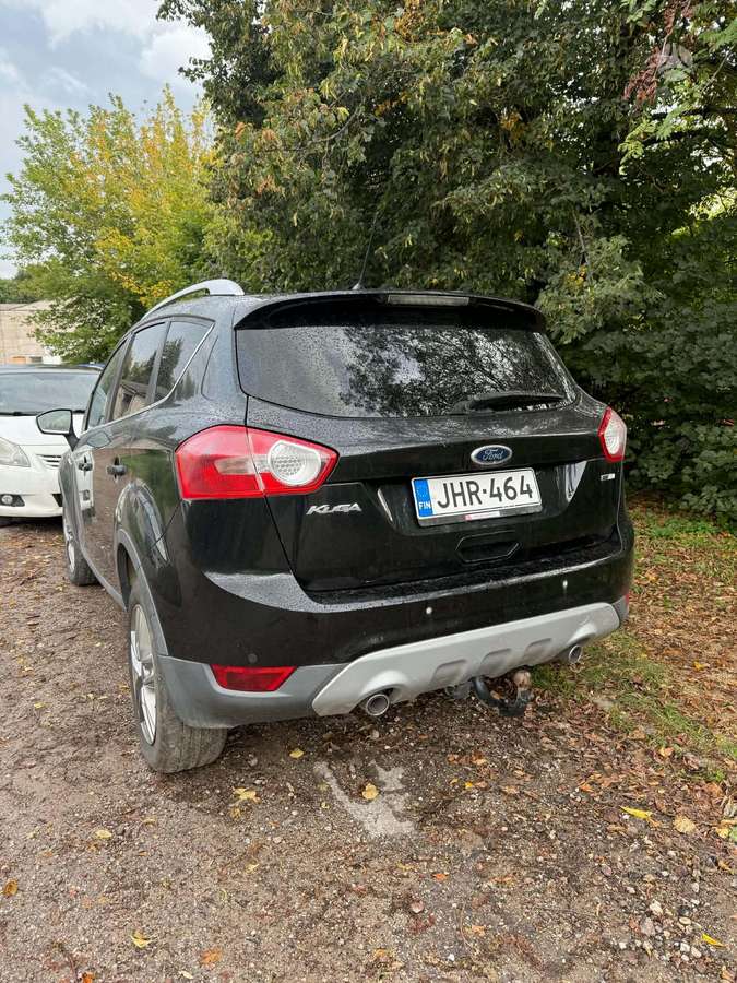 Ford Kuga 2011 — interior