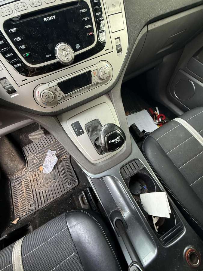 Ford Kuga 2011 — photo 7