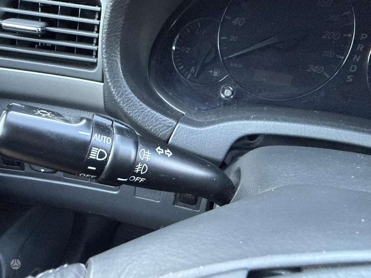 Toyota Avensis 2009 — фото 38