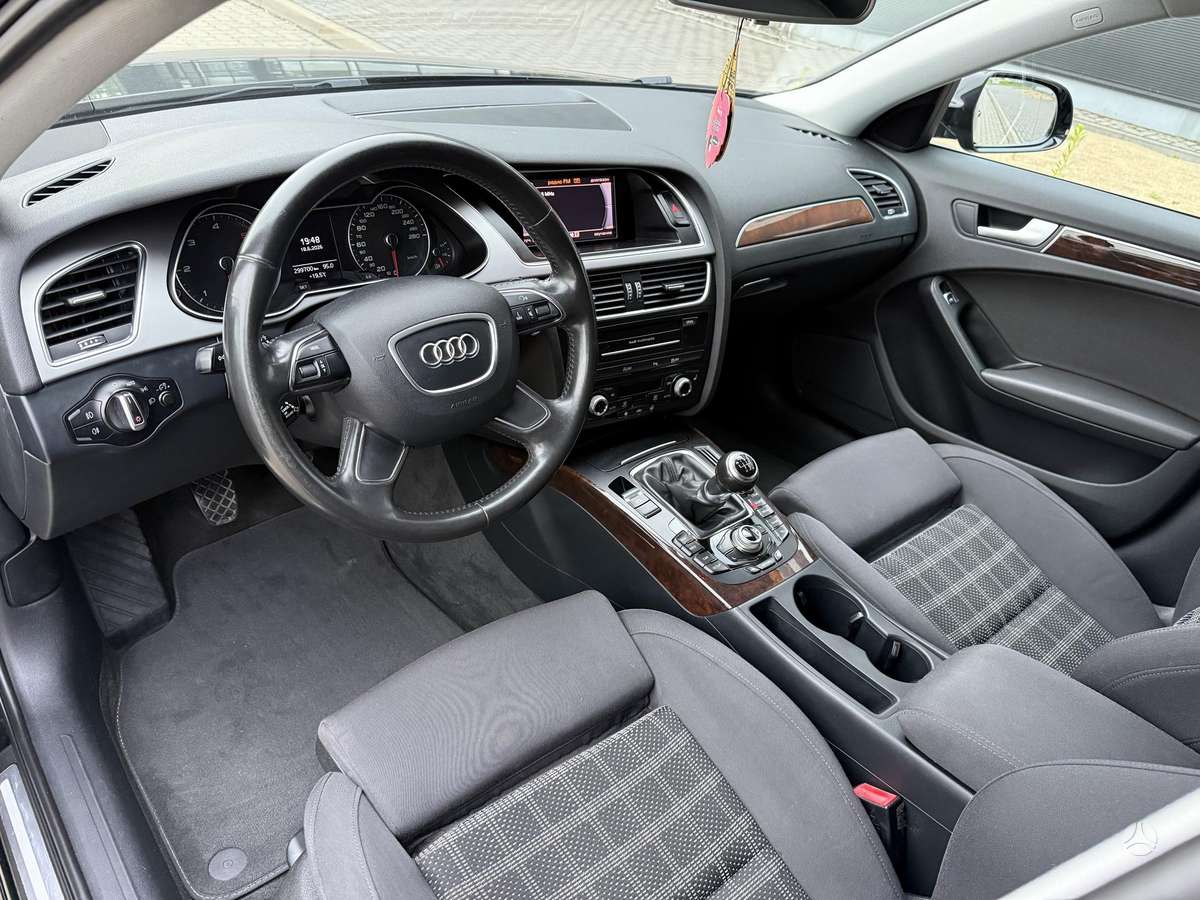 Audi A4 2012 — photo 16