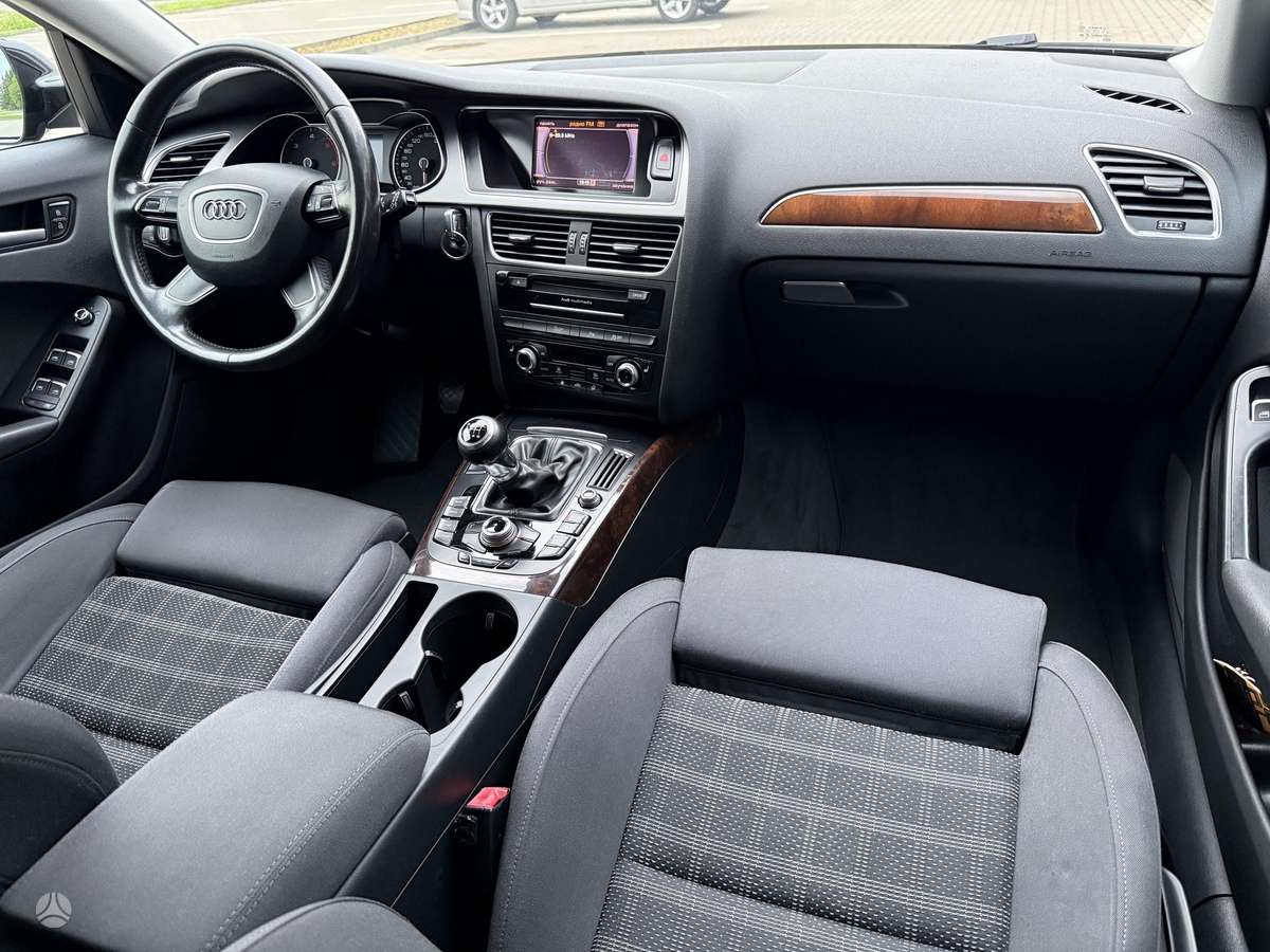 Audi A4 2012 — photo 20