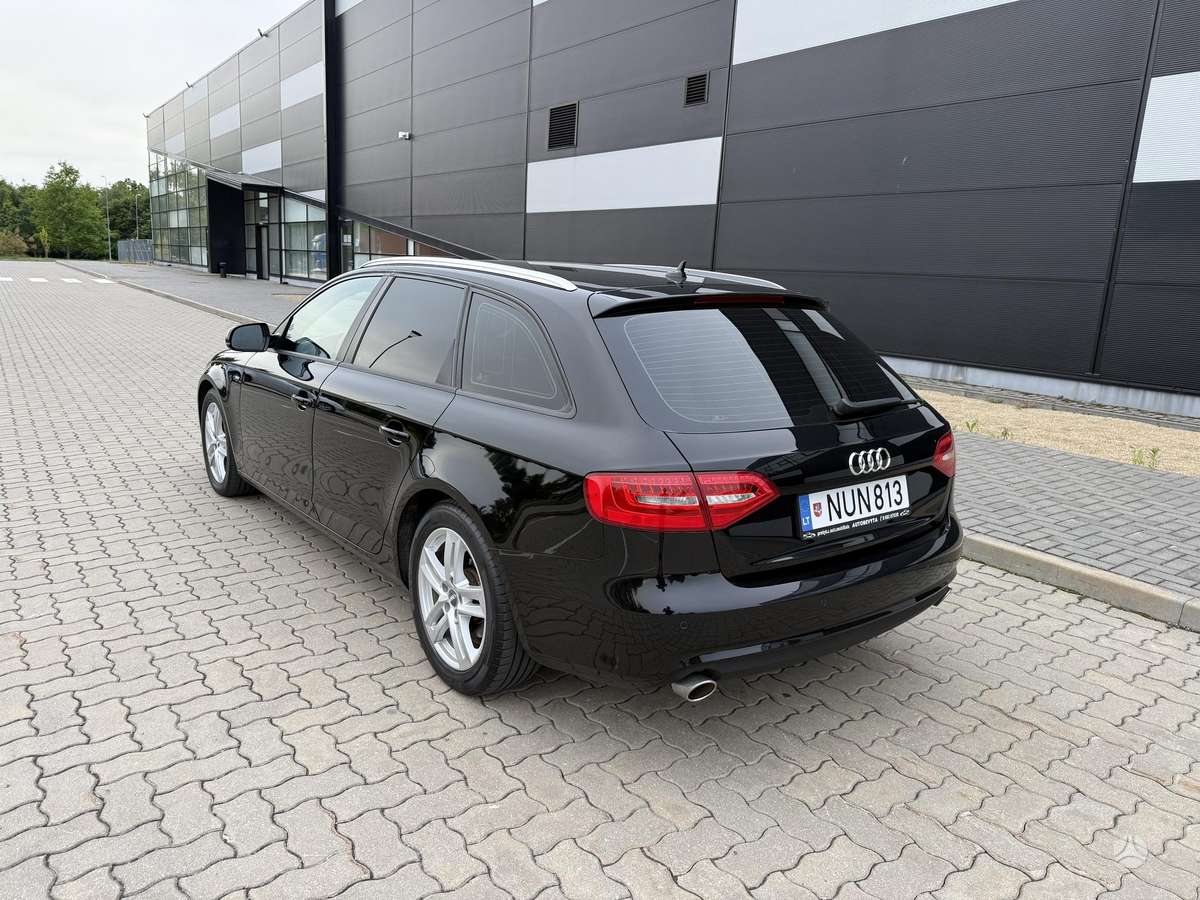 Audi A4 2012 — photo 8