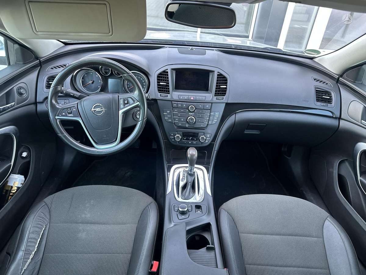 Opel Insignia 2011 — photo 13