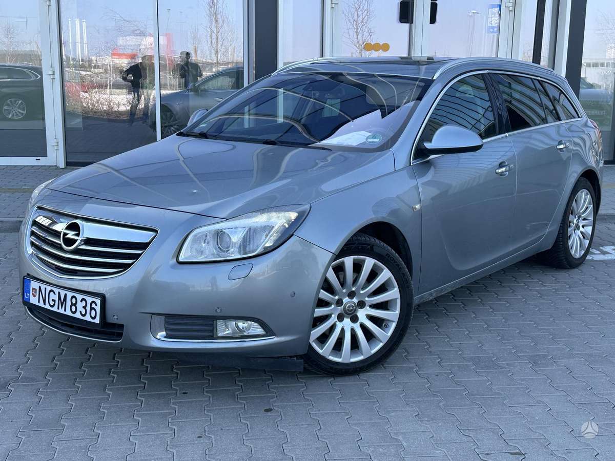 Opel Insignia 2011 — interior