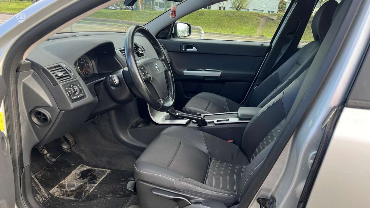 Volvo V50 2008 — photo 15