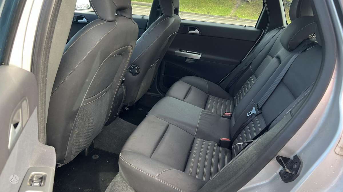 Volvo V50 2008 — photo 16