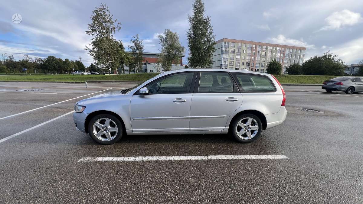 Volvo V50 2008 — engine 1998 cm³, 136 HP (100kW)