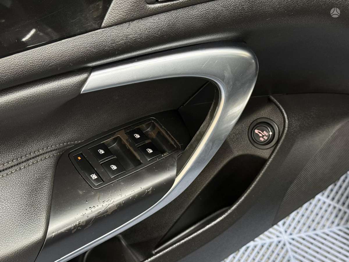 Opel Insignia 2009 — фото 23