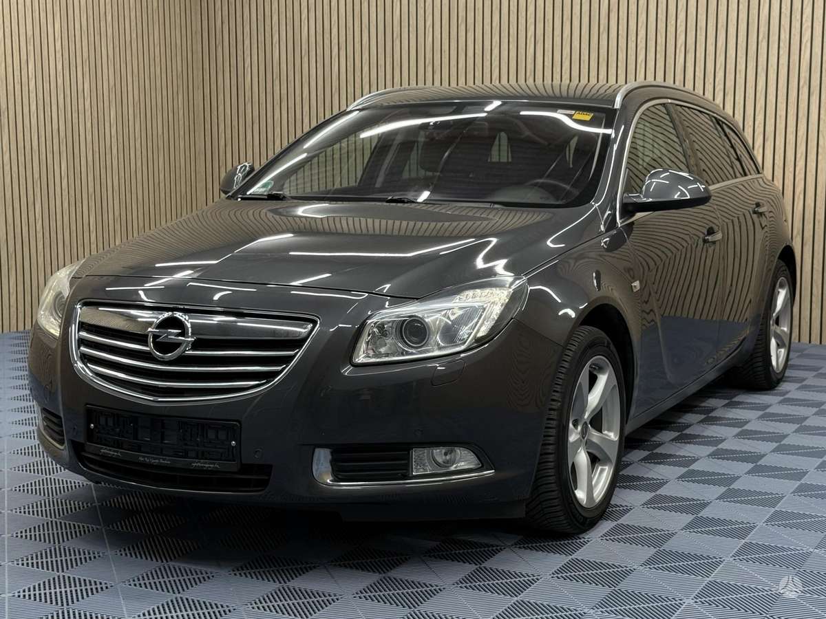 Opel Insignia 2009 — двигун 1956 cm³, 160 HP (118kW)