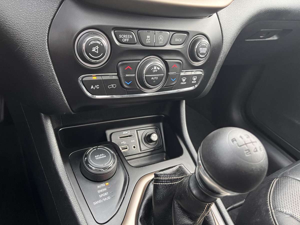 Jeep Cherokee 2014 — photo 13