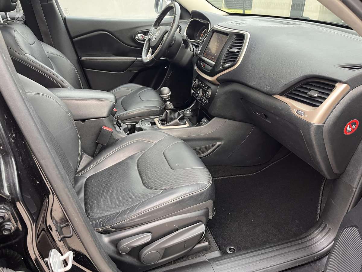 Jeep Cherokee 2014 — photo 8