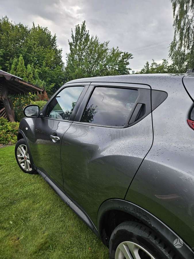 Nissan Juke 2011 — engine 1618 cm³, 190 HP (140kW)