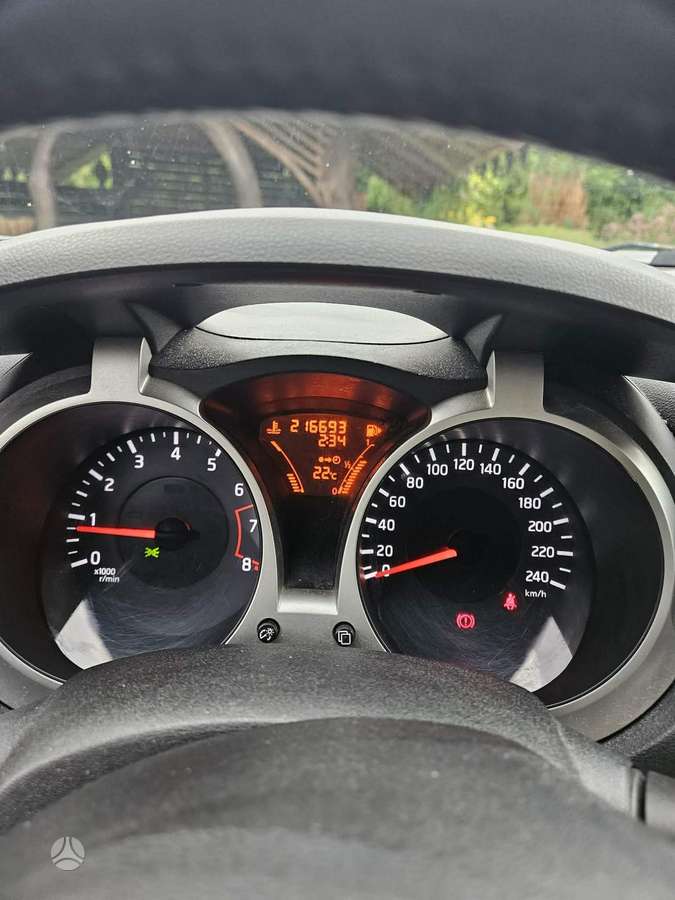 Nissan Juke 2011 — photo 5