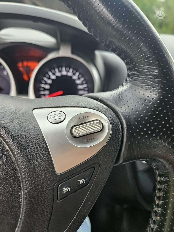 Nissan Juke 2011 — photo 8