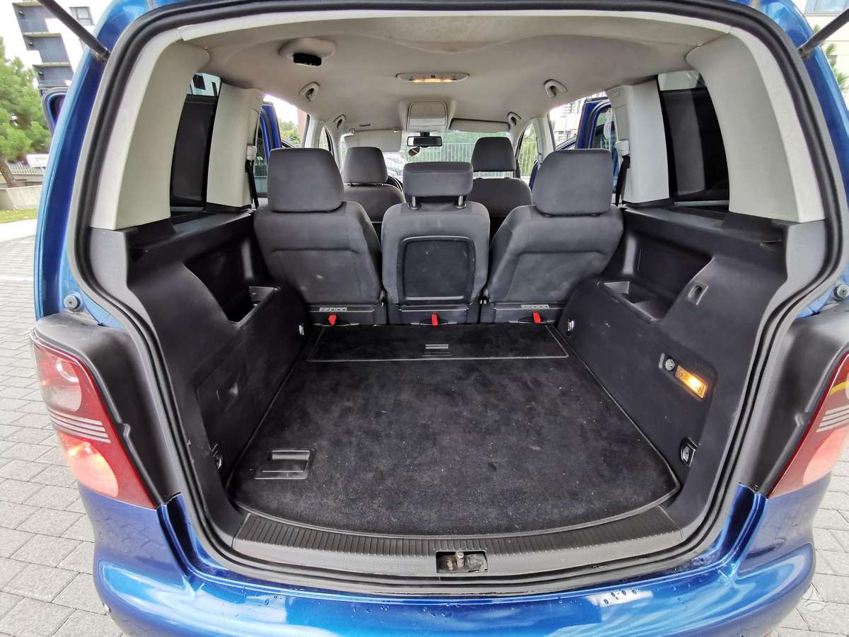 Volkswagen Touran 2008 — photo 11