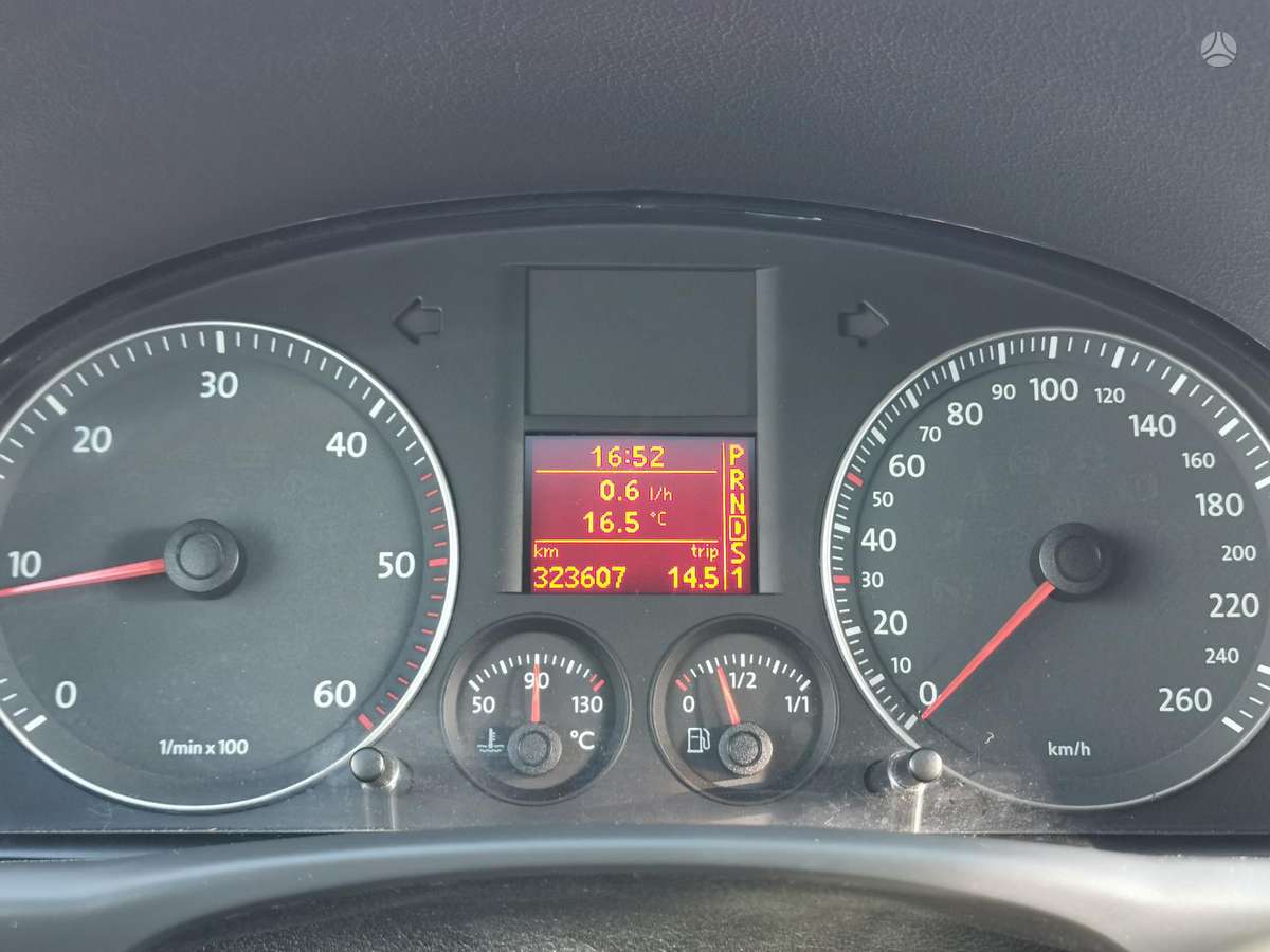 Volkswagen Touran 2008 — photo 21