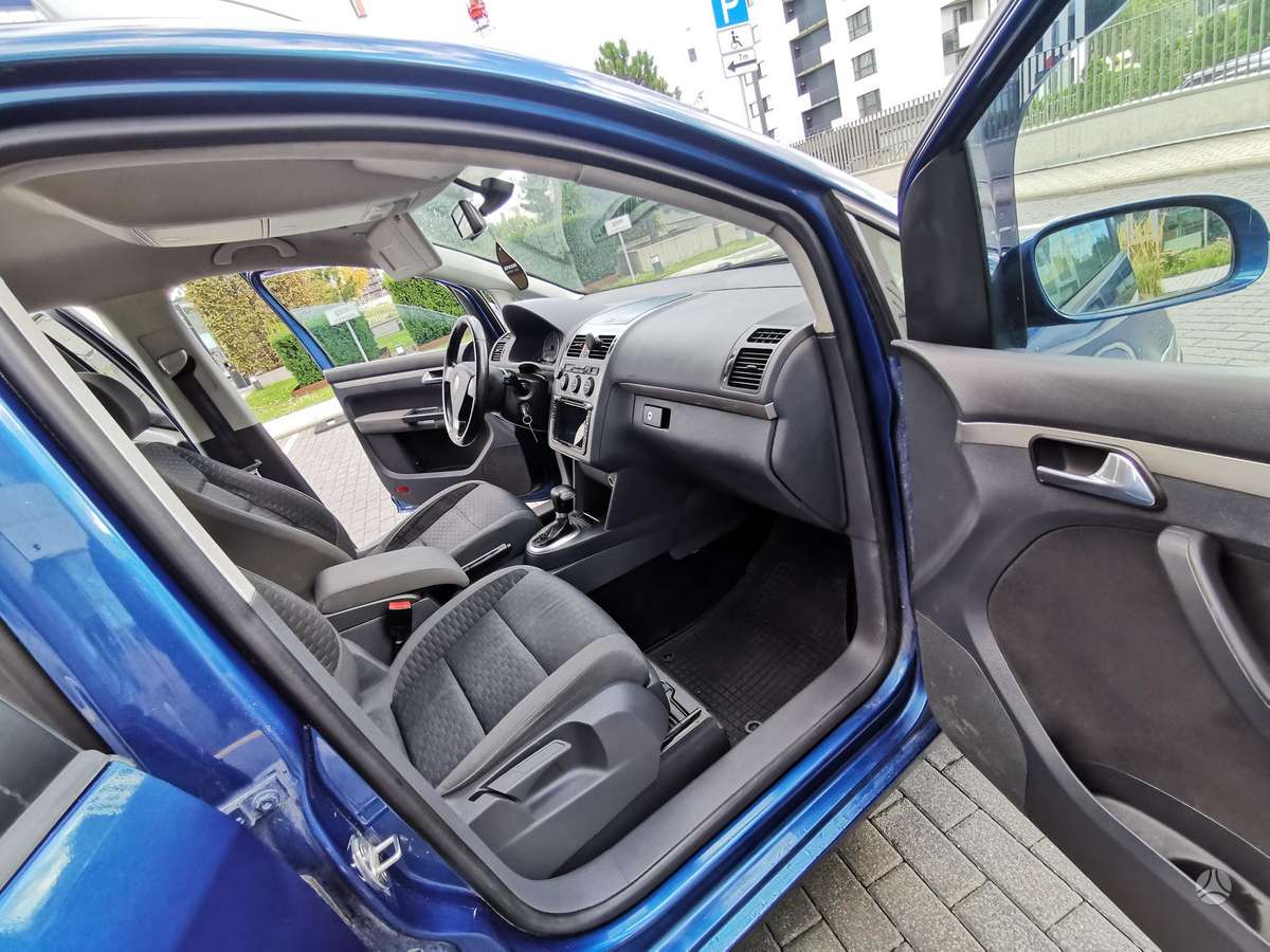 Volkswagen Touran 2008 — photo 22