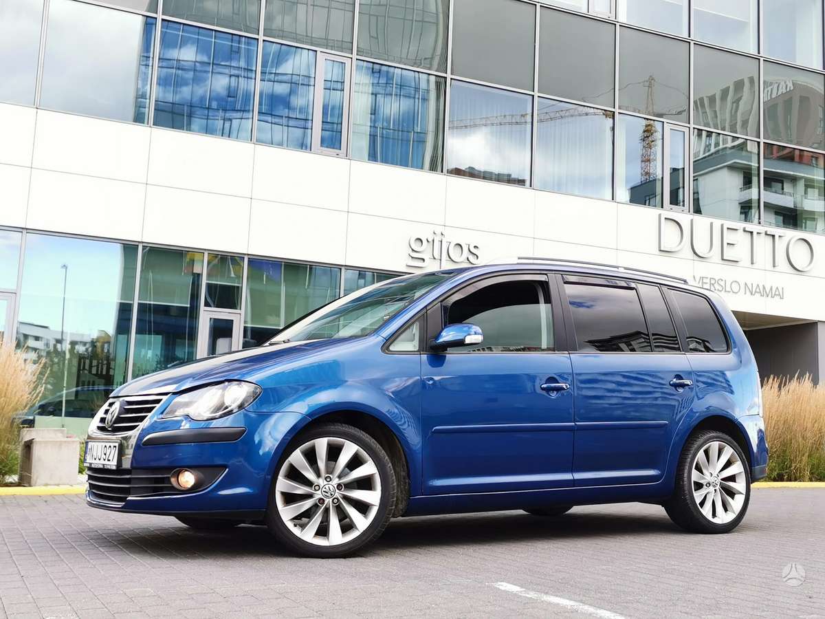 Volkswagen Touran 2008 — interior