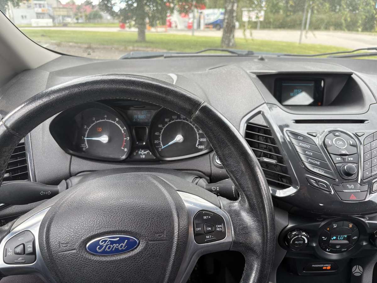 Ford EcoSport 2015 — photo 12