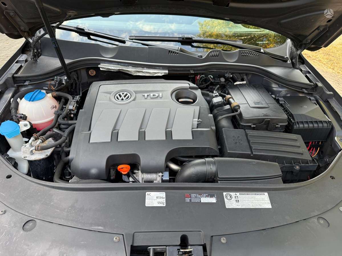 Volkswagen Passat 2012 — photo 19