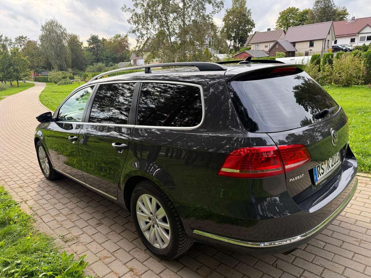 Volkswagen Passat 2012 — photo 7