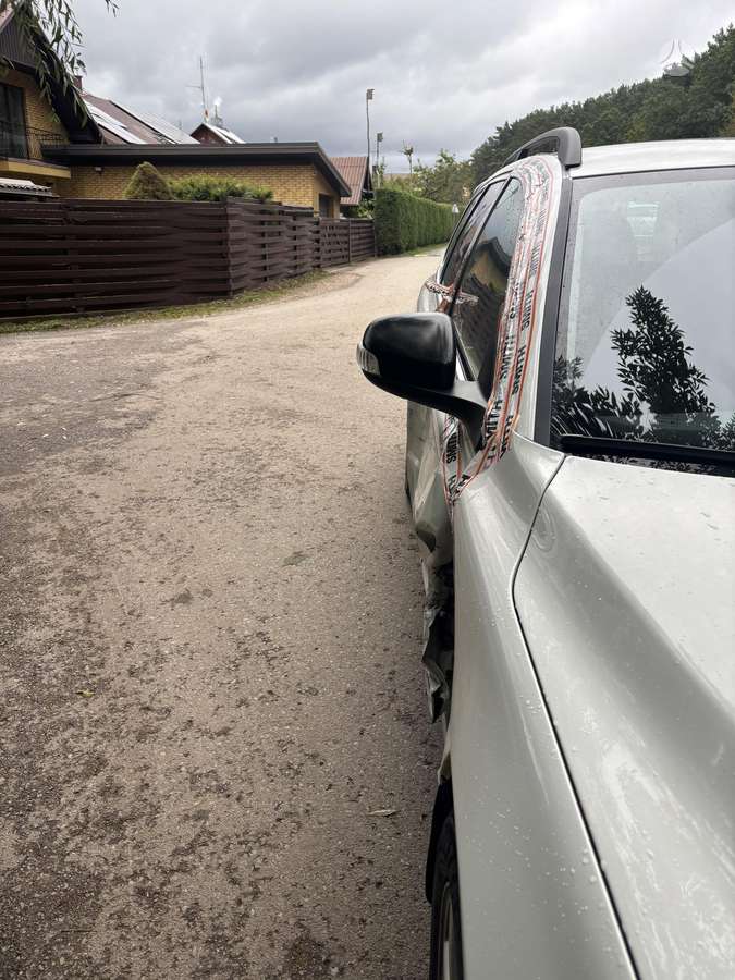 Volvo V70 2010 — двигун 2401 cm³, 205 HP (151kW)