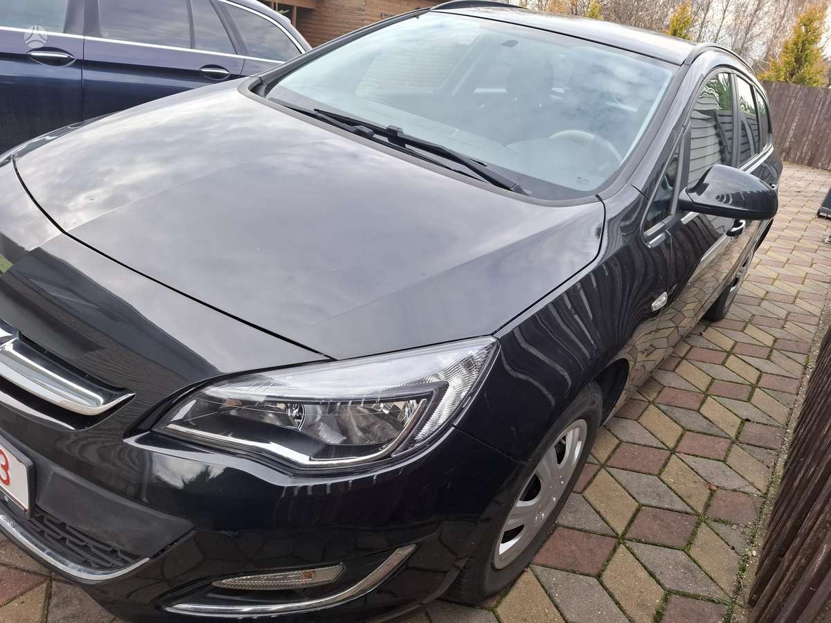 Opel Astra 2013 — engine 1686 cm³, 131 HP (96kW)