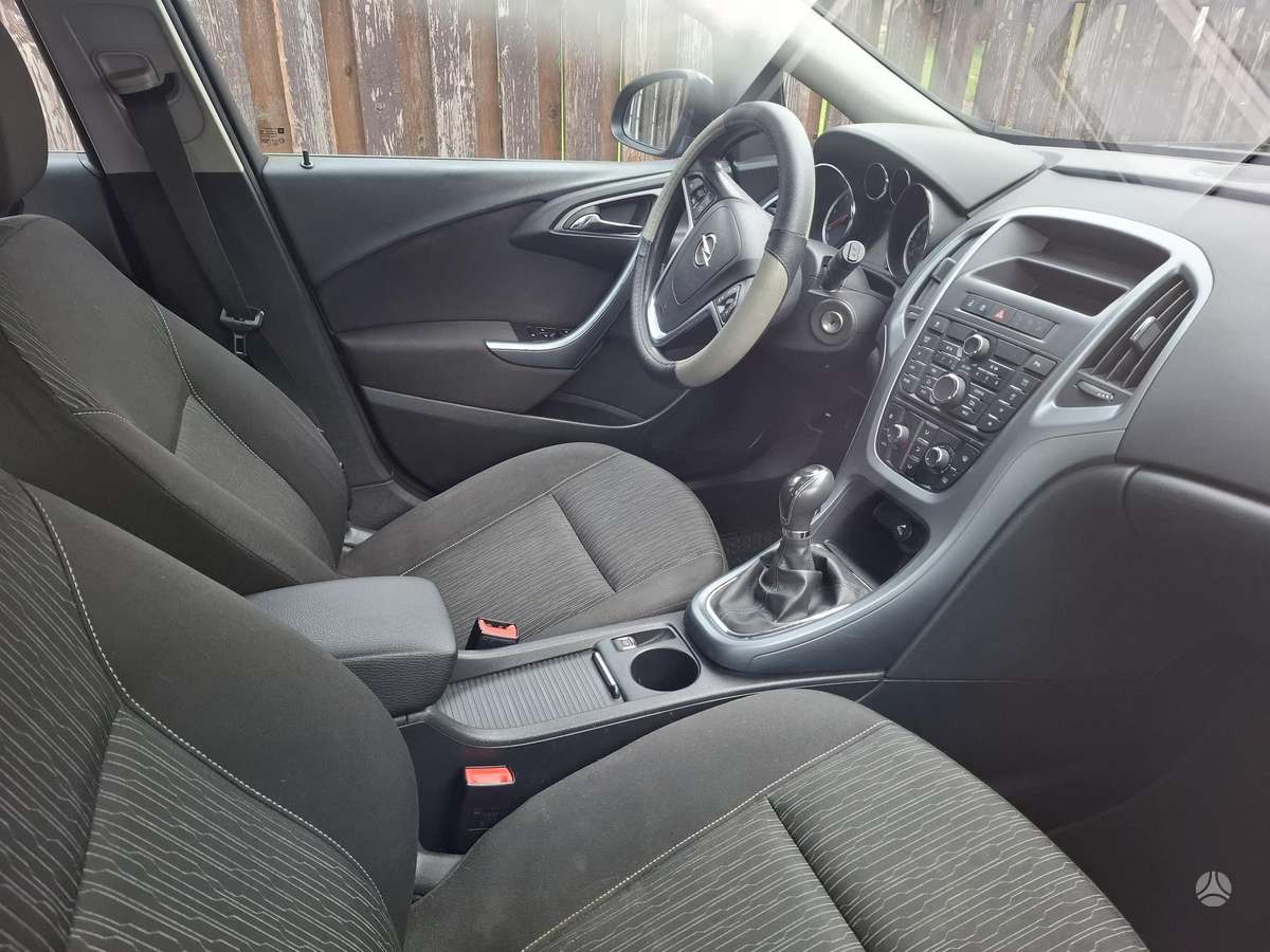 Opel Astra 2013 — photo 5