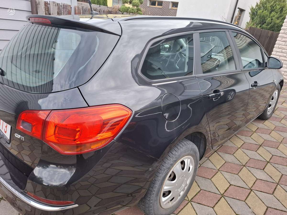 Opel Astra 2013 — photo 6
