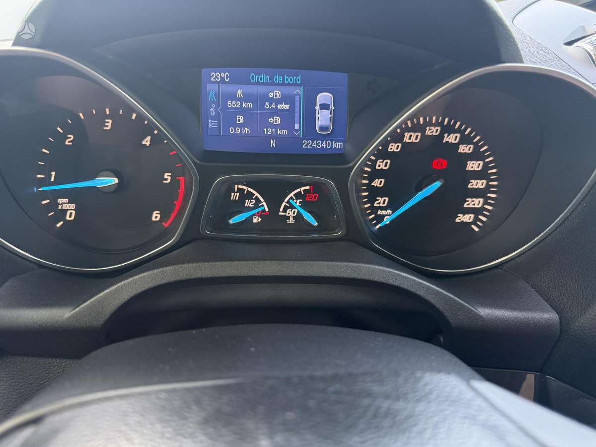 Ford Kuga 2013 — photo 19