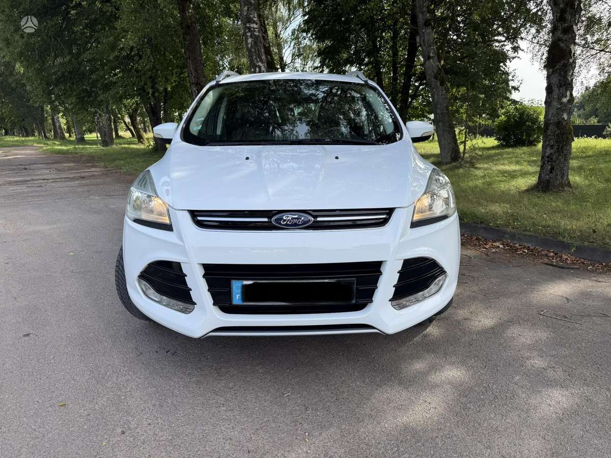 Ford Kuga 2013 — rear view
