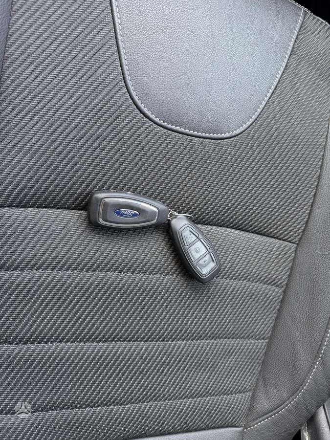 Ford Kuga 2013 — photo 22