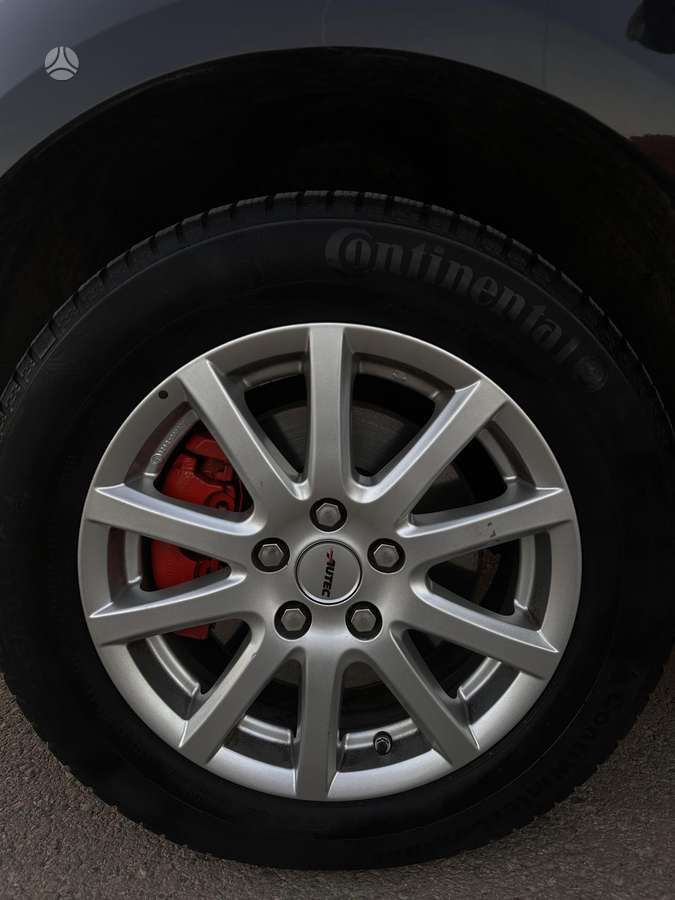 Ford S-MAX 2012 — photo 17